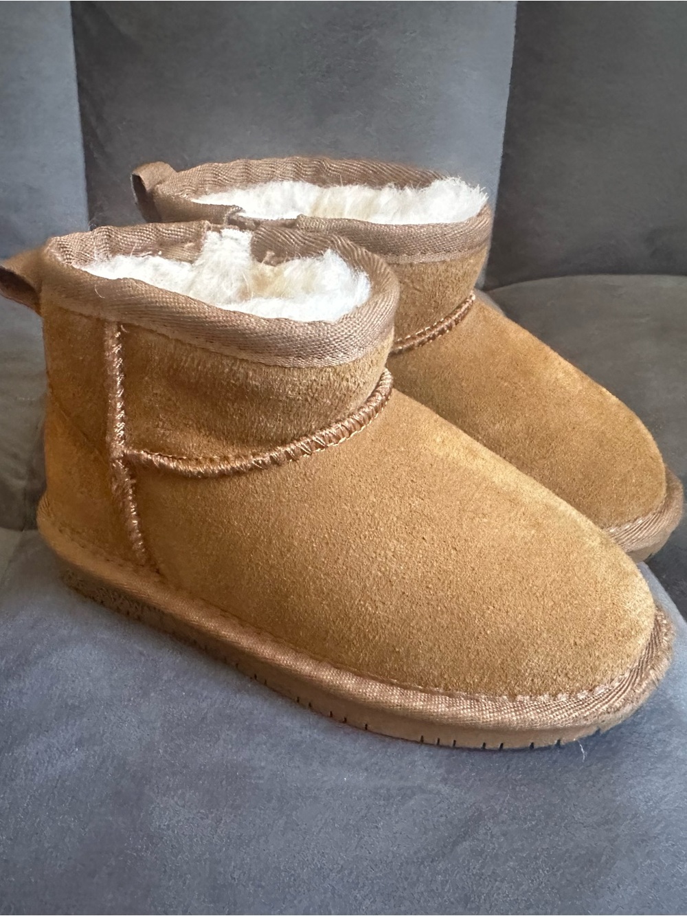 BearPaw Suede Sheepskin Short Booties - Chestnut toddler size 9